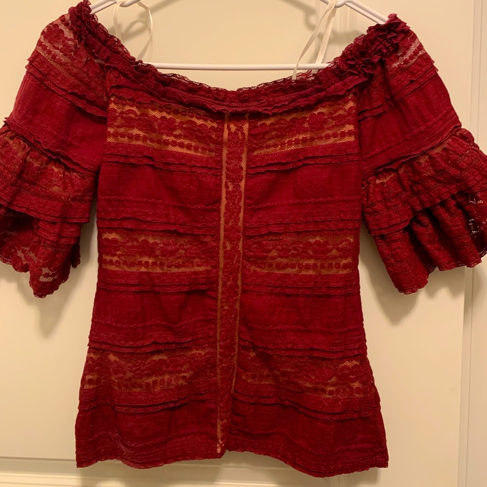 Boston Proper off the shoulder fitted top.  Adorbs !  Perfect condition.